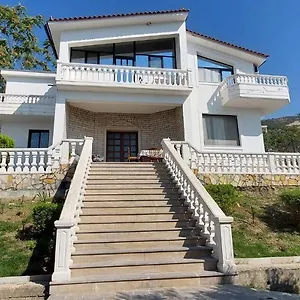 https://villa-mare.albaniahotels.org