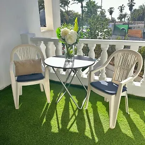 https://apt-sunny-sea-view-center-of-las-americas.tenerifehoteles.net