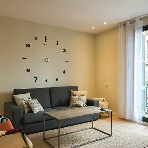 https://four-petals-boutique-apartments.topbarcelonahotels.com