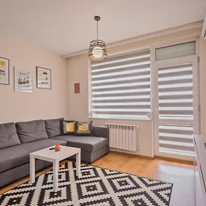 https://vitosha-view-one-bedroom-apartment.sofiahotelsbg.com